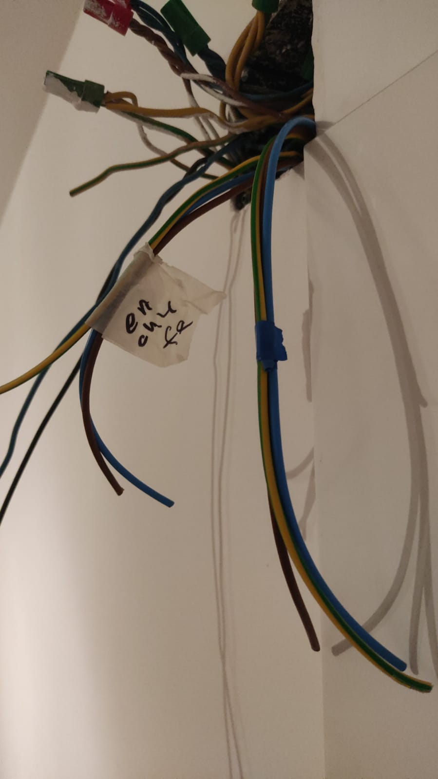 Circuitos etiquetados durante la reforma eléctrica